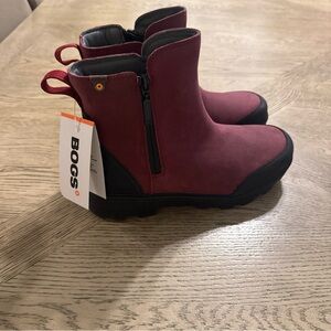 Bogs Holly Zip Leather Women Waterproof  Boots, Cranberry 9.5